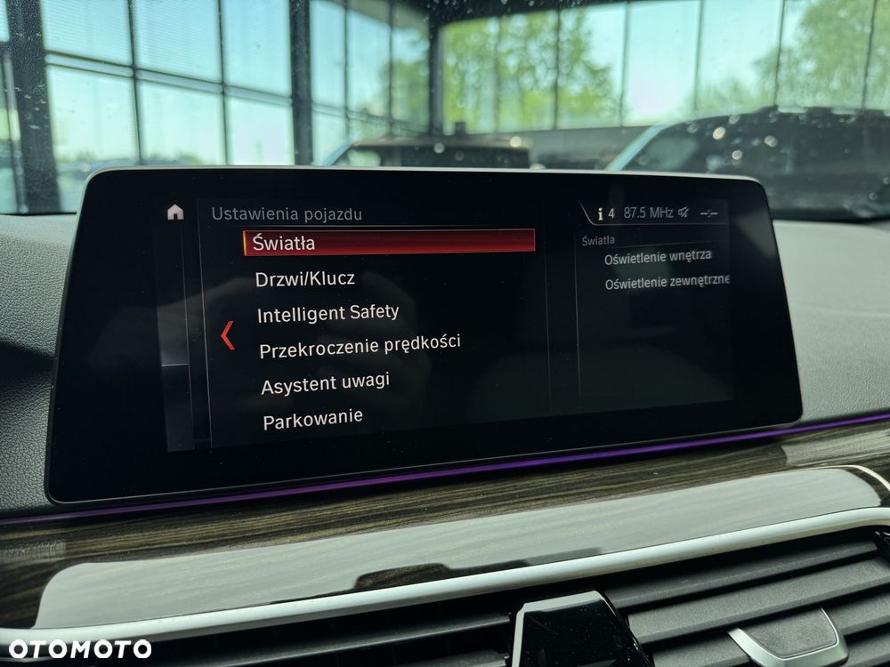 BMW Seria 5 530i xDrive M Sport sport - 31