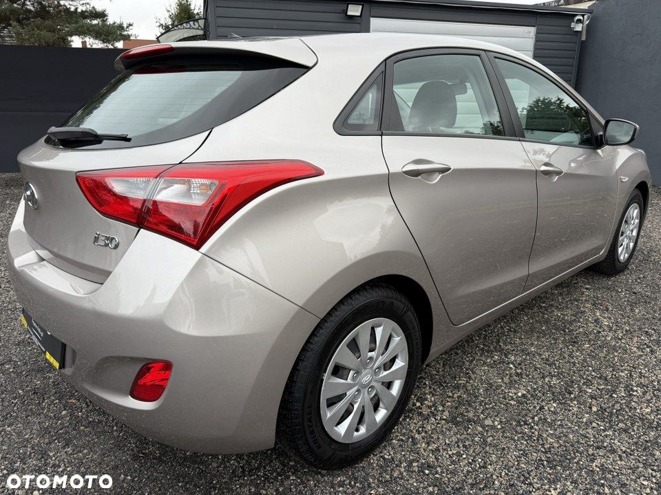 Hyundai i30 1.4 Premiere Comfort - 6