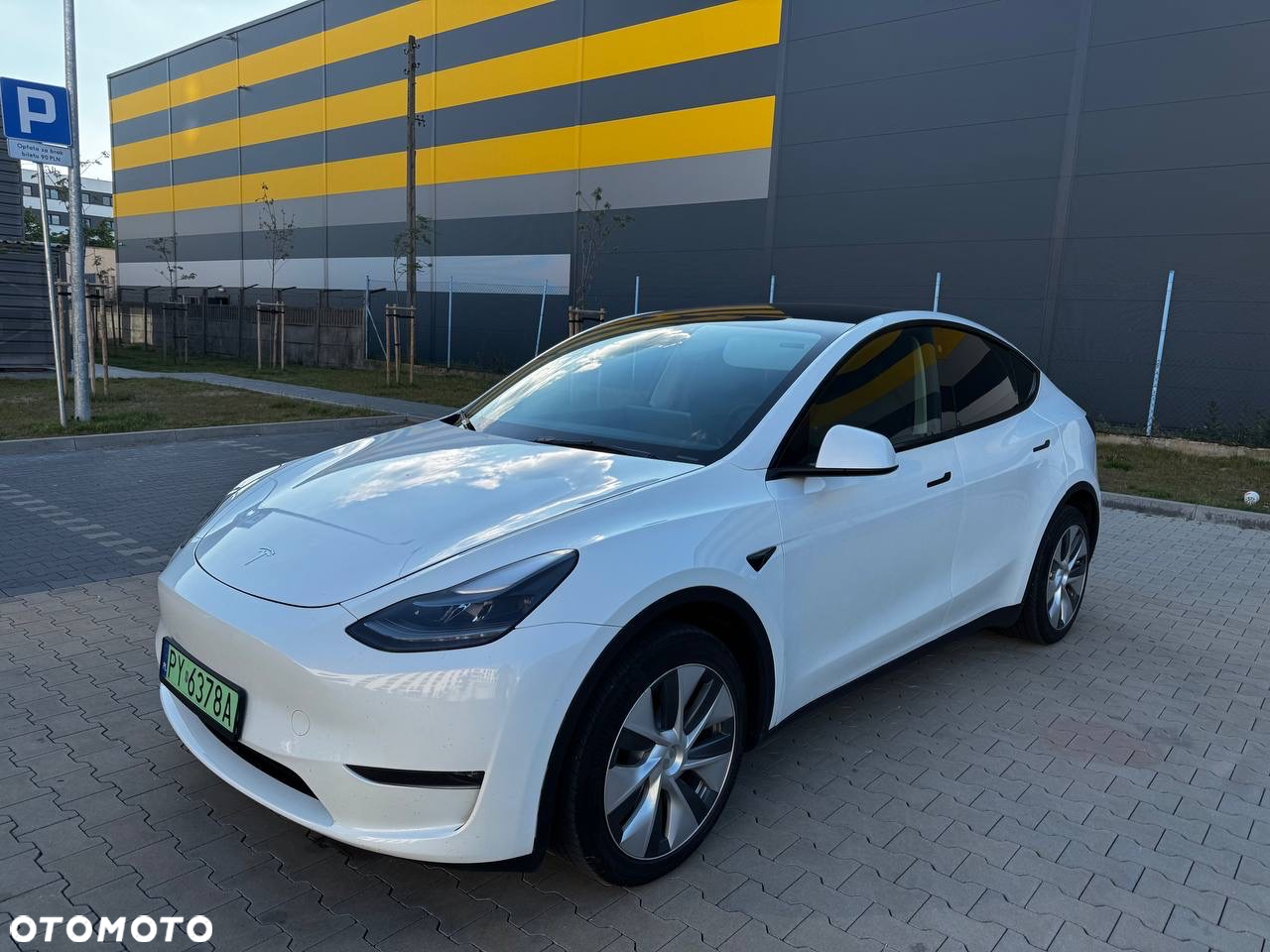 Tesla Y Model Long Range Dual Motor AWD - 18