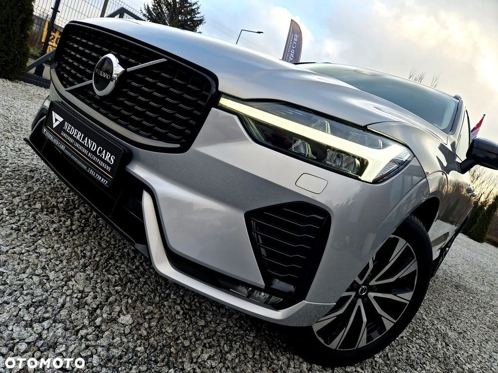 Volvo XC 60 B4 D Plus Dark - 32