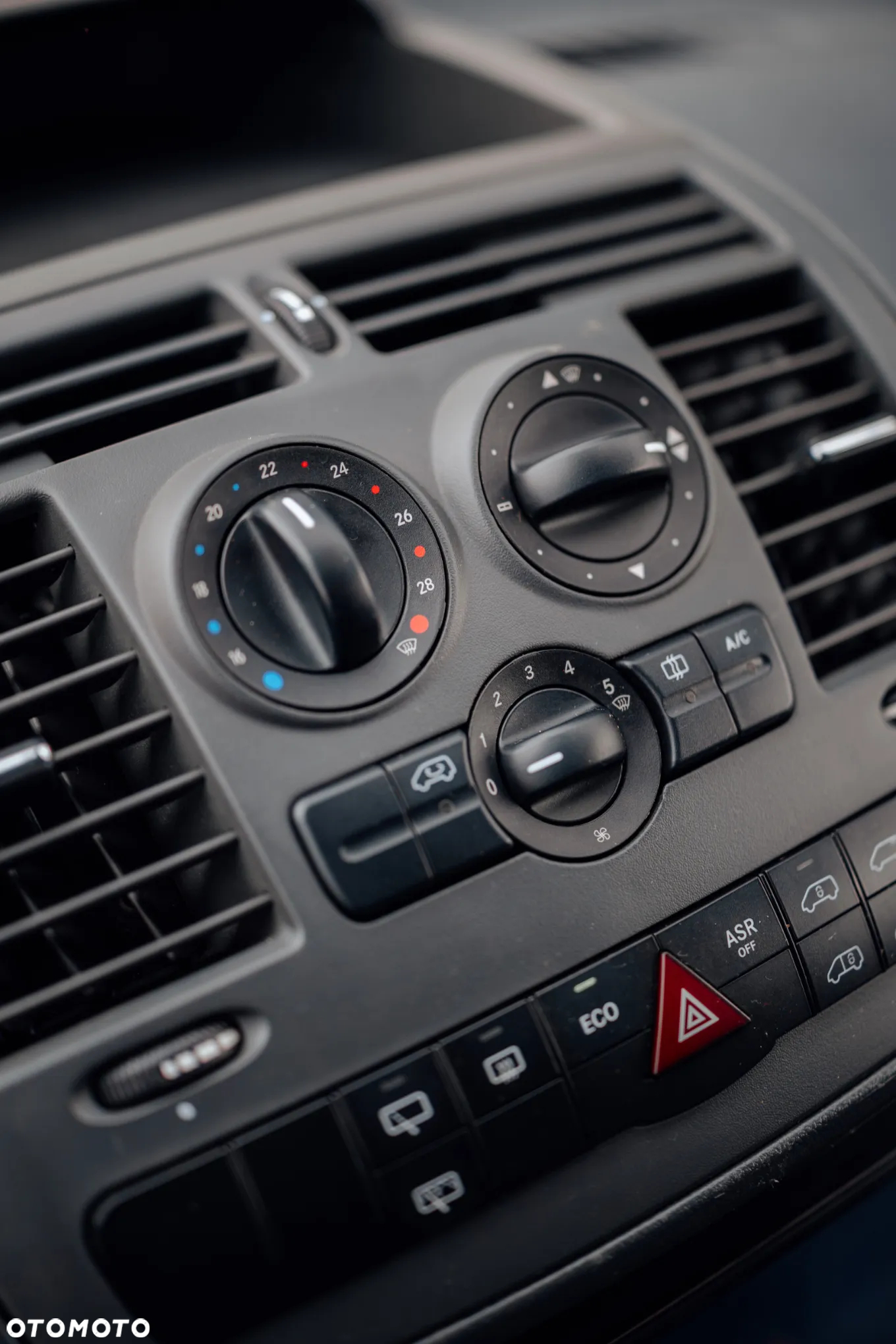 Mercedes-Benz Vito - 25
