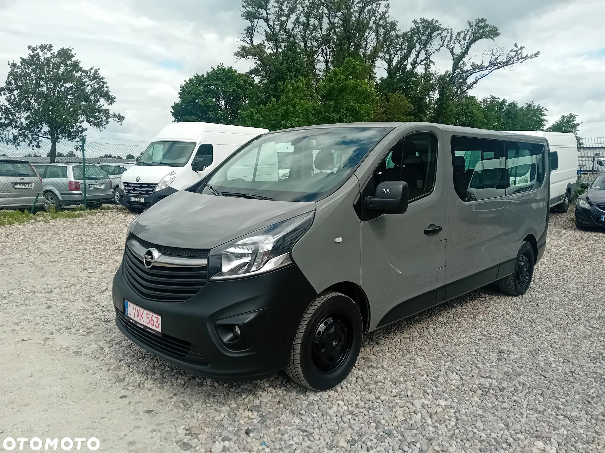 Opel Vivaro - 1