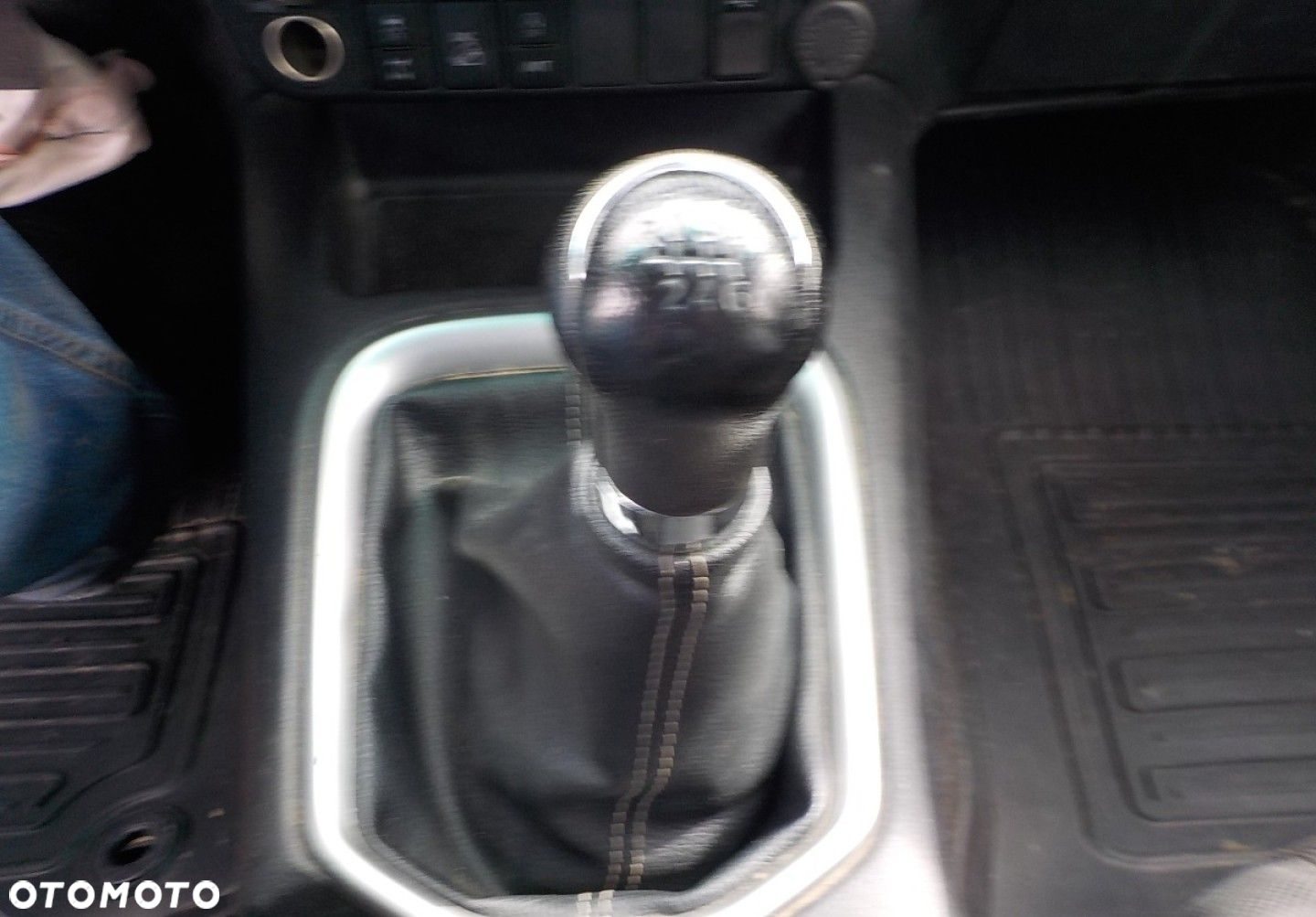 Toyota Hilux - 31