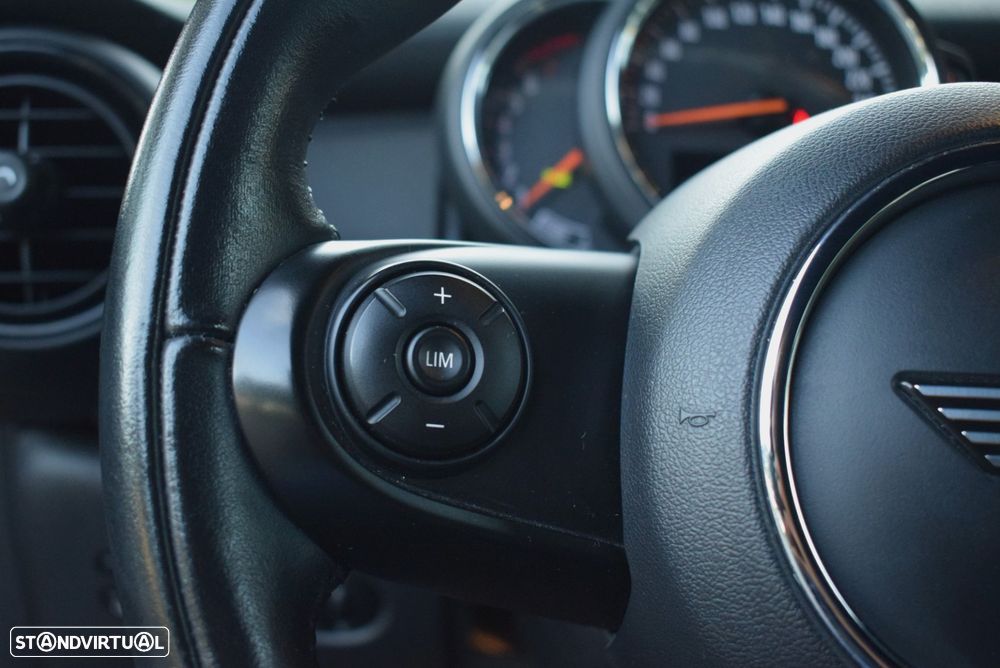 MINI 3 Portas One Classic - 23