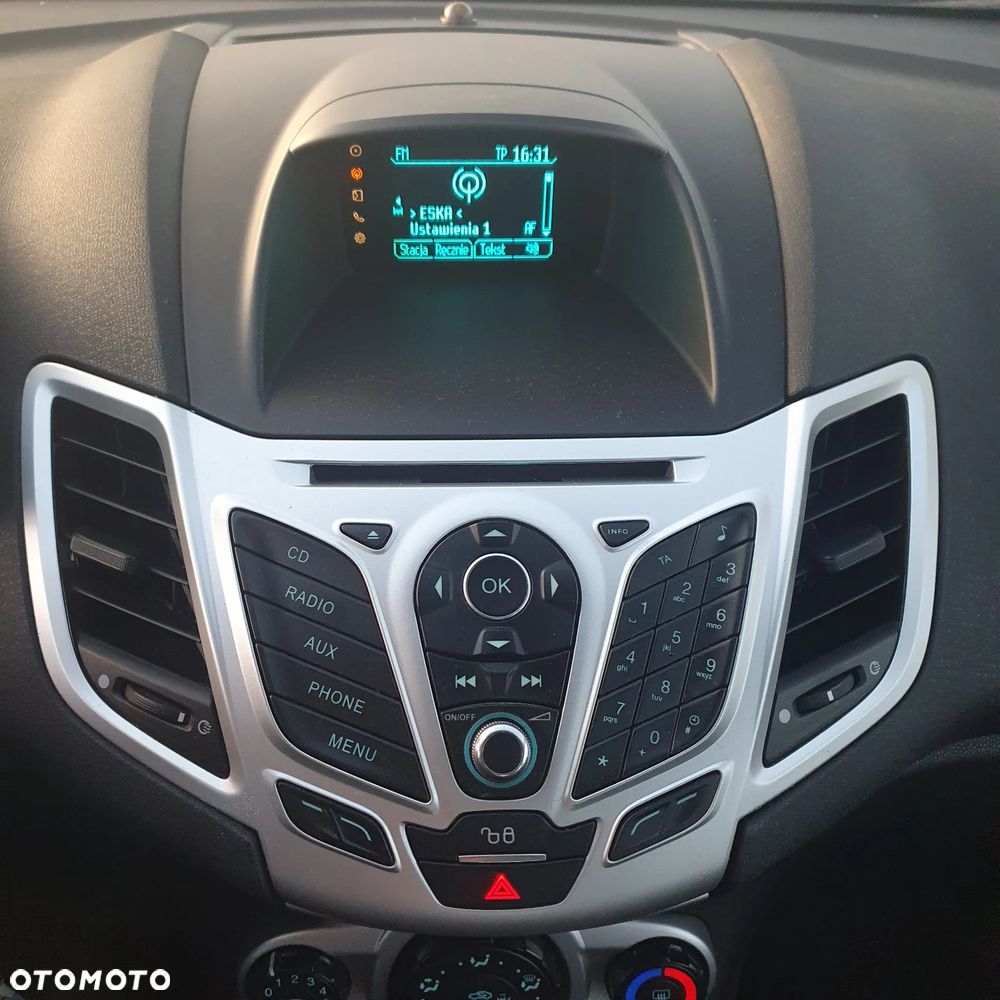 Ford Fiesta 1.25 Ghia - 18