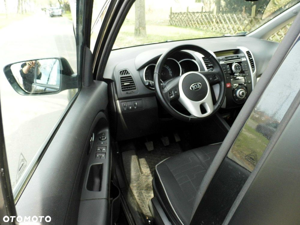 Kia Venga - 9