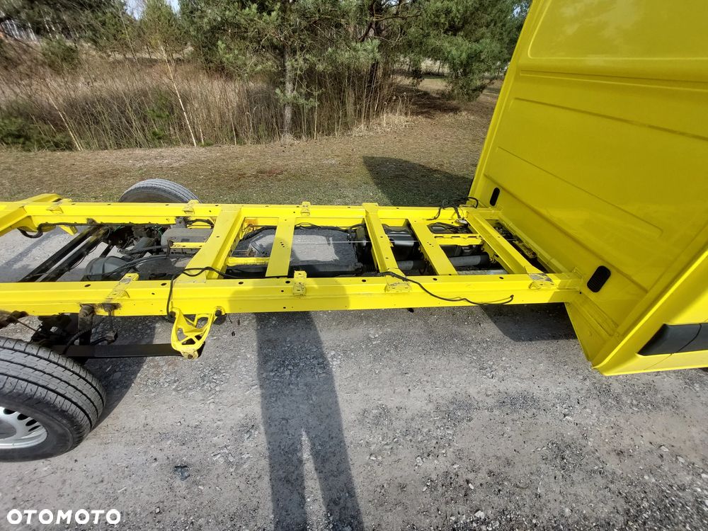 Mercedes-Benz Sprinter - 16