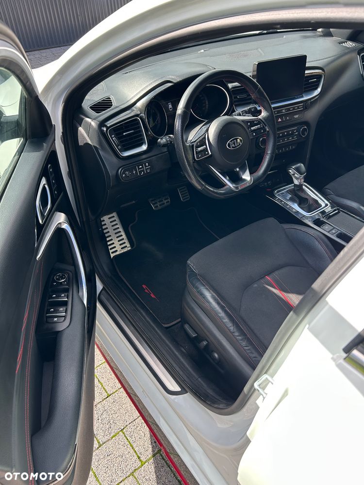 Kia ProCeed 1.6 T-GDI GT DCT - 13