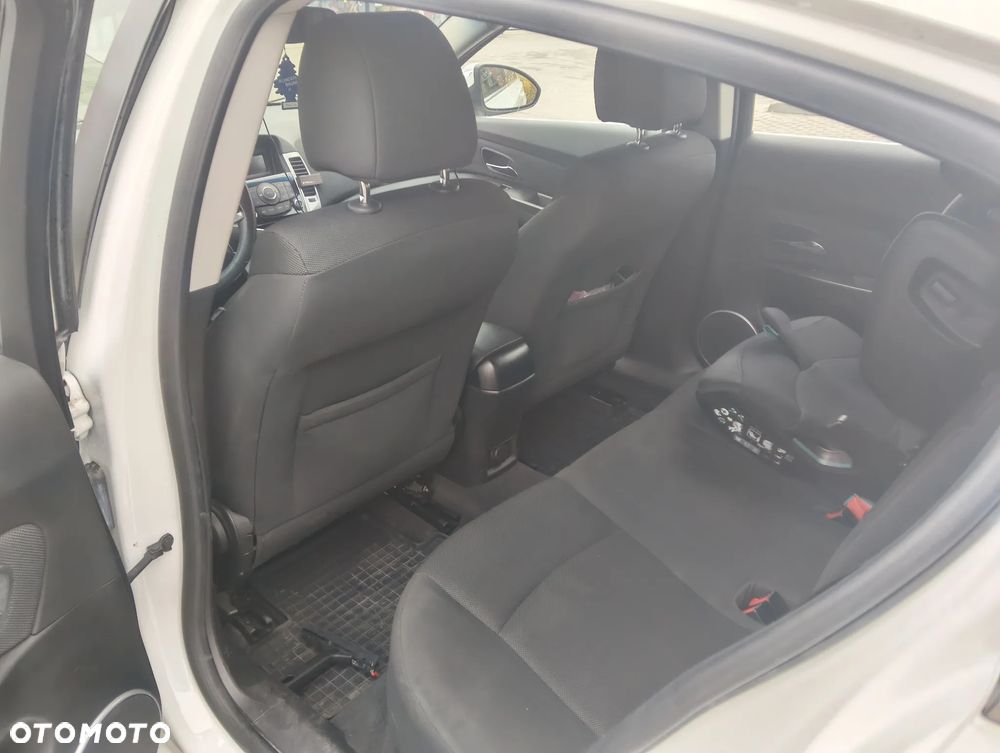 Chevrolet Cruze 1.8 LT - 12