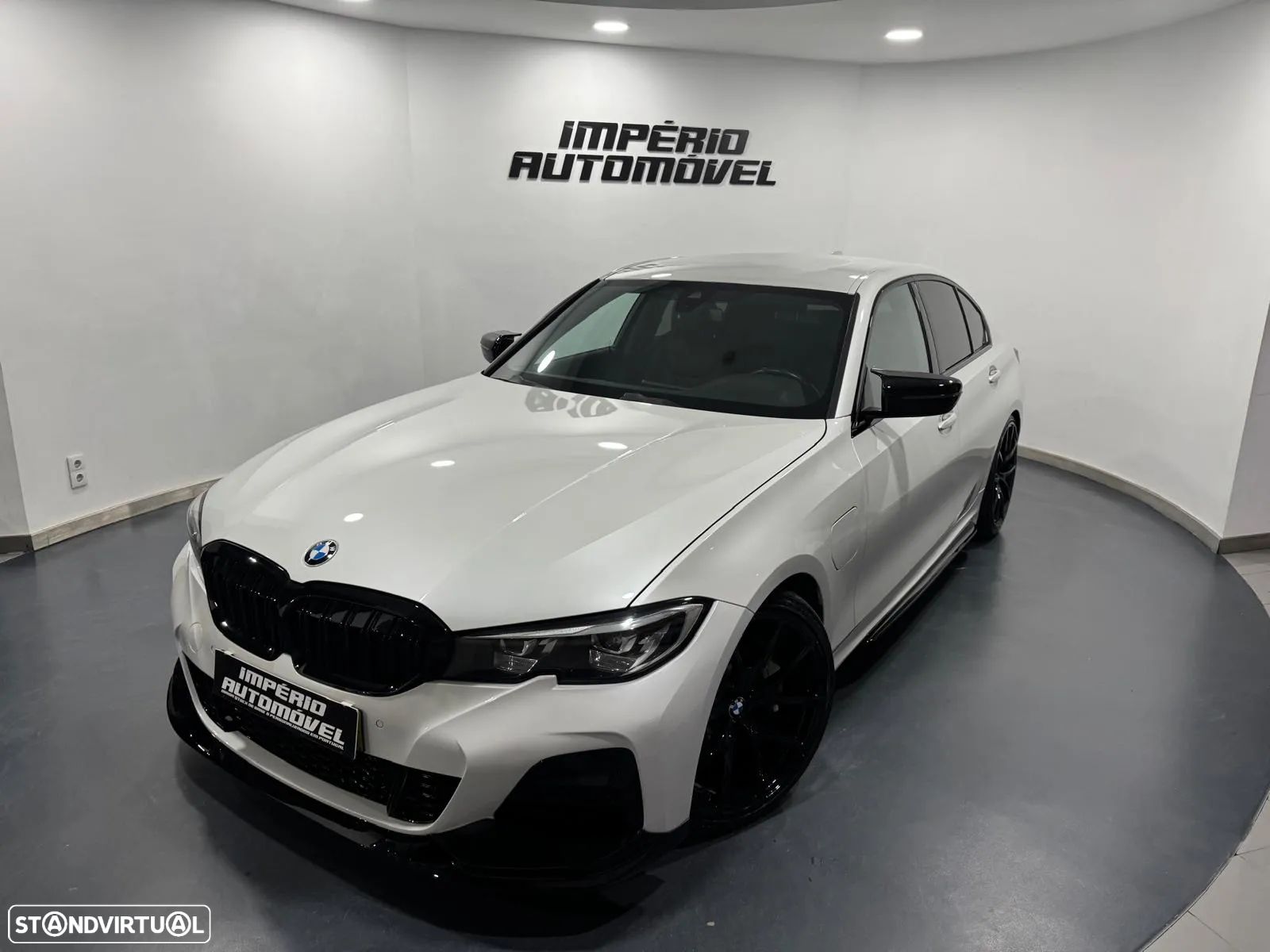 BMW 330 e Auto - 1