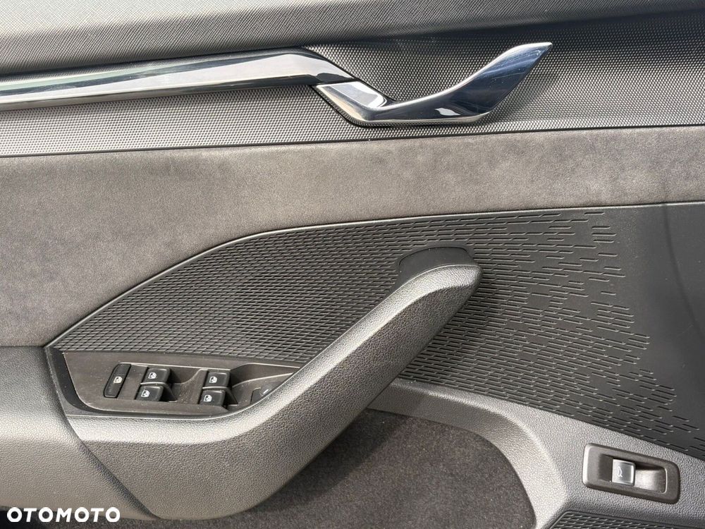 Skoda Octavia 2.0 TDI RS DSG - 12