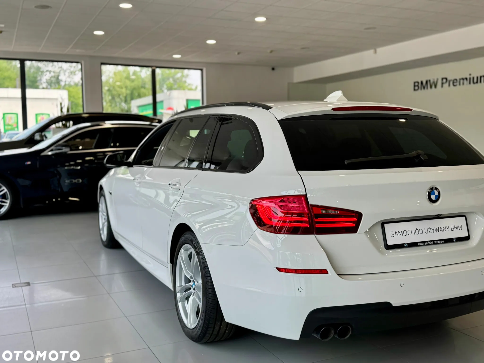 BMW Seria 5 530d xDrive Touring Sport-Aut - 4