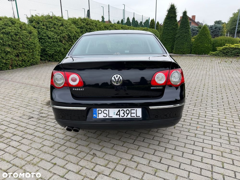 Volkswagen Passat 2.0 TDI DPF BlueMot Comfortline - 8