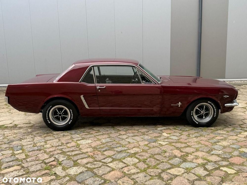 Ford Mustang - 35
