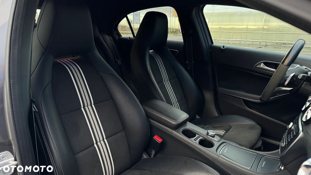 Mercedes-Benz Klasa A 180 (BlueEFFICIENCY) 7G-DCT AMG Sport - 27