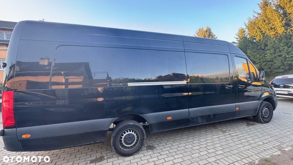 Mercedes-Benz Sprinter Long BASE 907.235 - 2