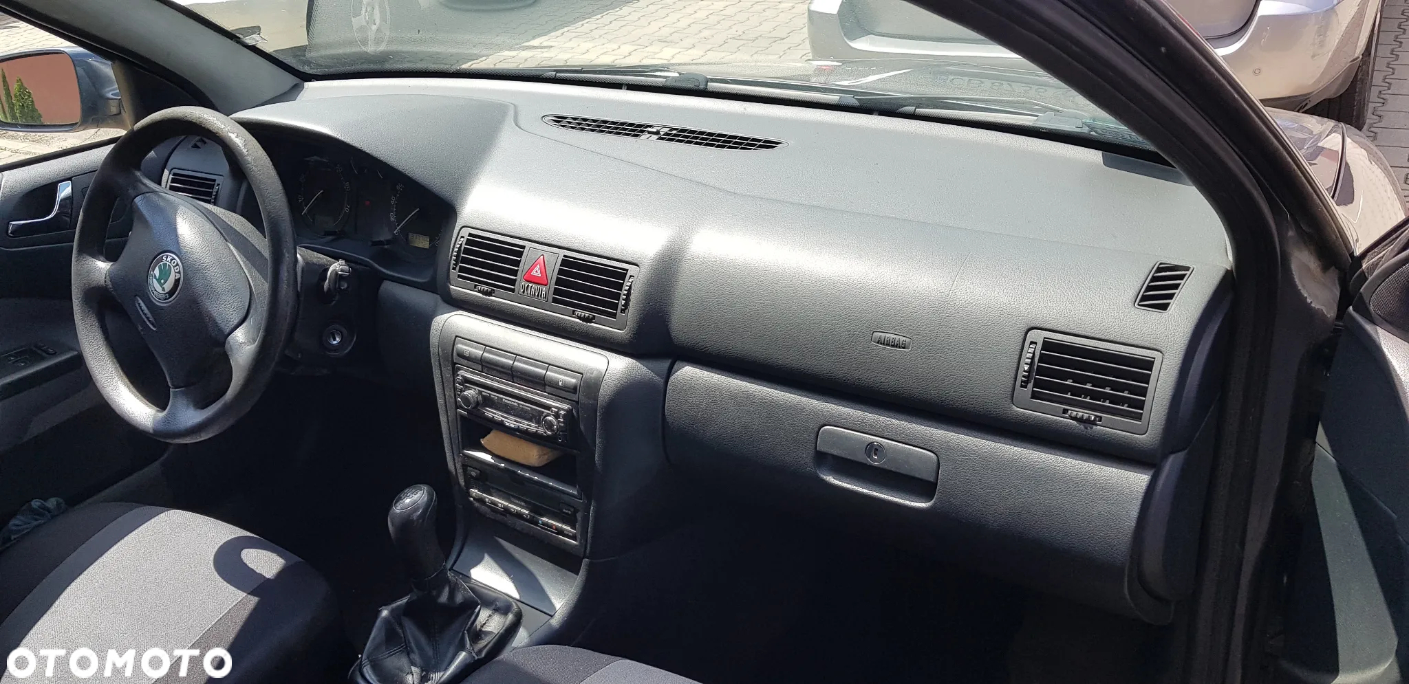 Skoda Octavia 1.6 Tour - 9