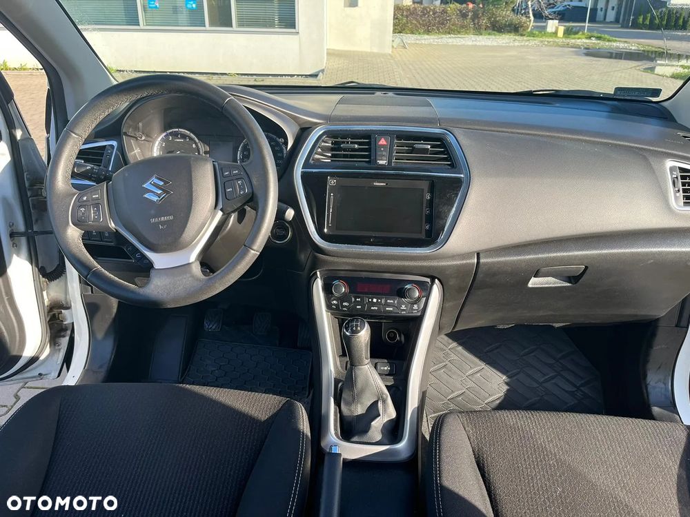 Suzuki SX4 S-Cross 1.0 T Comfort - 17