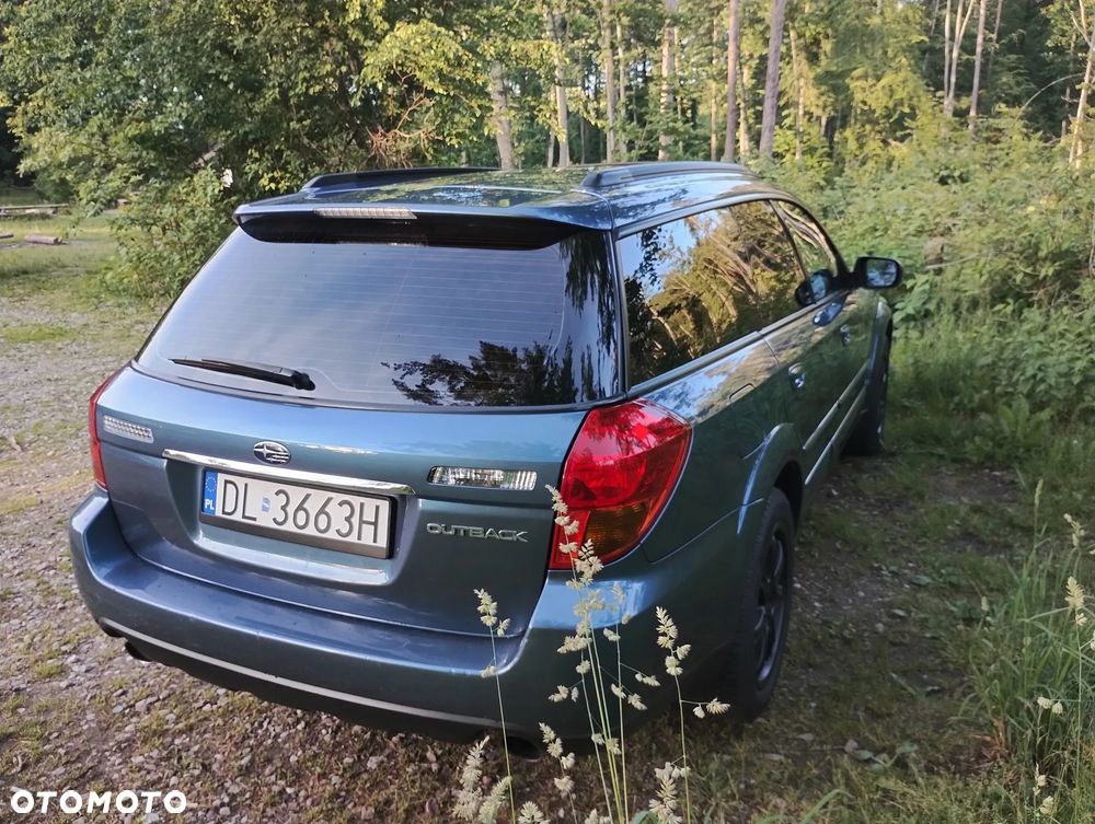Subaru Outback 3.0 H6 - 6