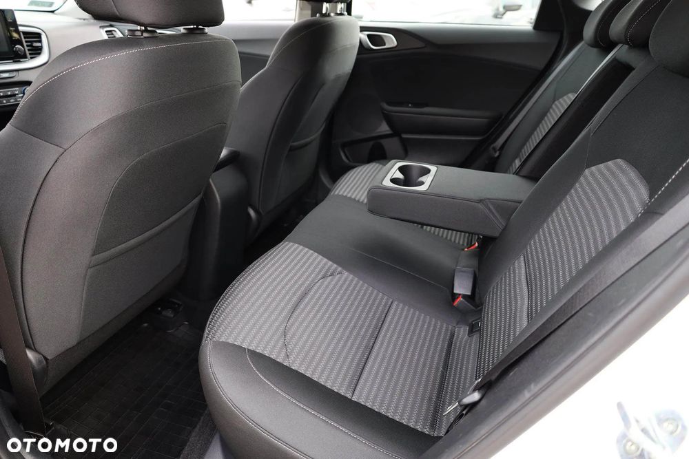 Kia Ceed 1.5 T-GDI M - 36