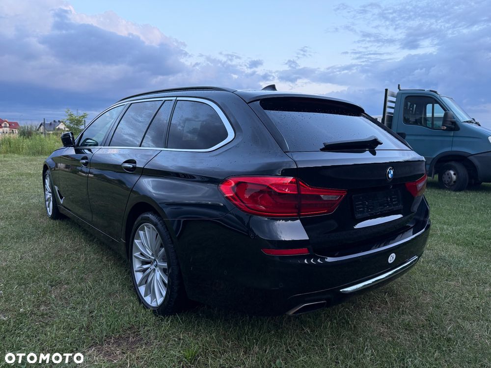 BMW Seria 5 540i xDrive Luxury Line sport - 27