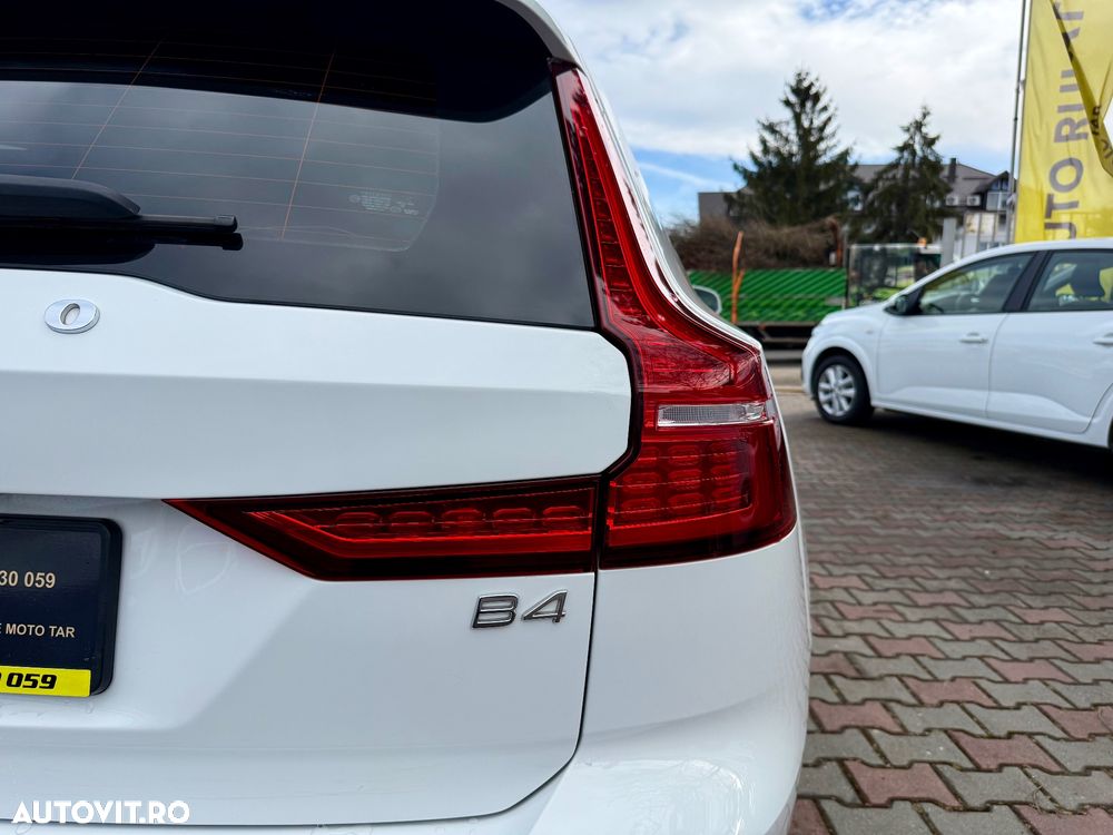 Volvo V60 B4 D Geartronic Momentum Pro - 28