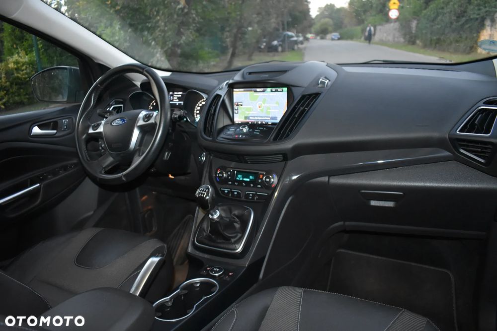 Ford Kuga 1.5 EcoBoost 2x4 Titanium - 19