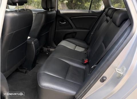 Toyota Avensis SW 2.0 D-4D Exclusive +Pele+GPS - 6