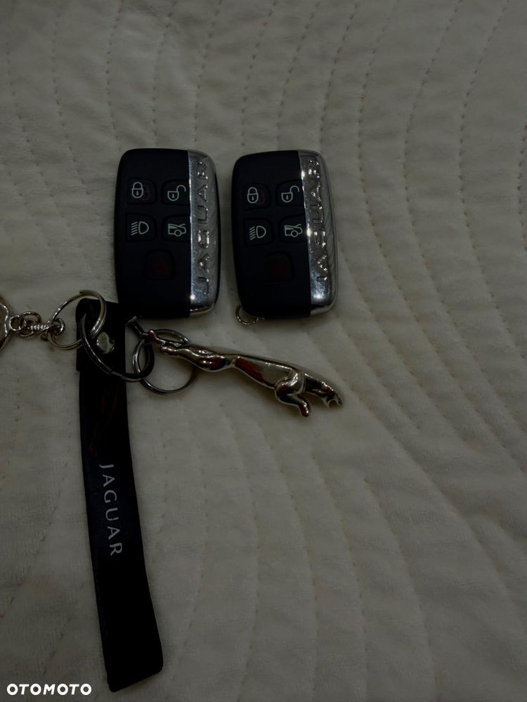 Jaguar XF 2.0 P250 R-Dynamic S - 28