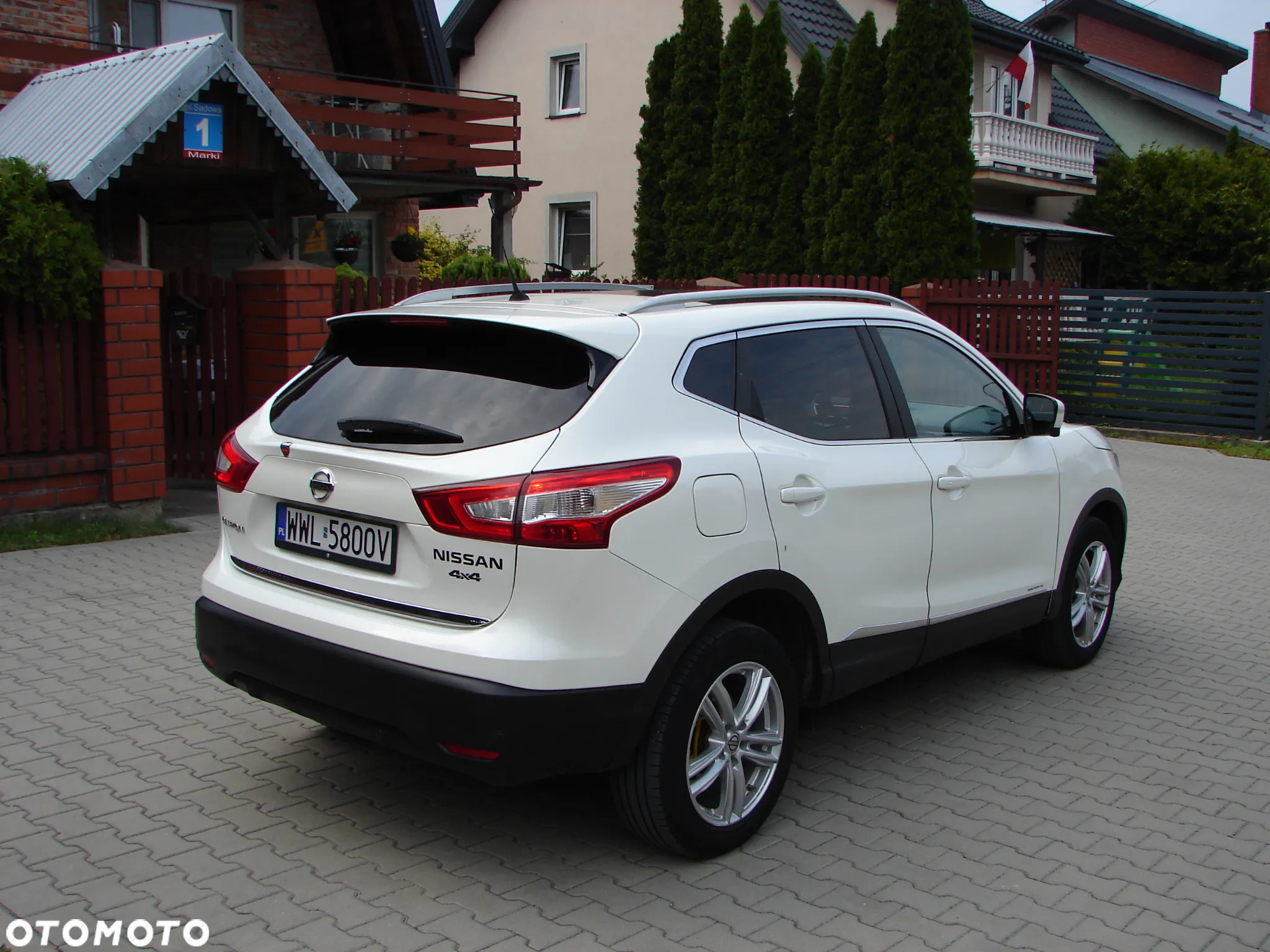 Nissan Qashqai 1.6 DCi 4x4 Tekna - 4