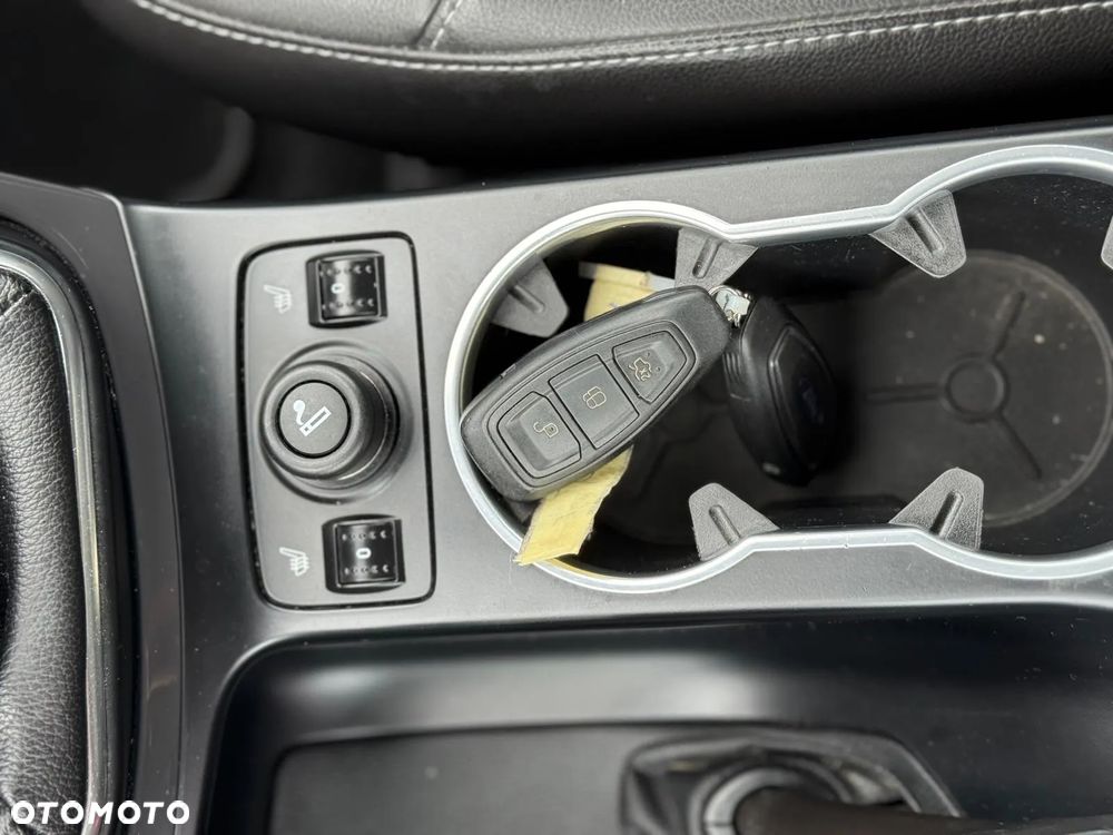 Ford Kuga 2.0 TDCi 2x4 SYNC - 34