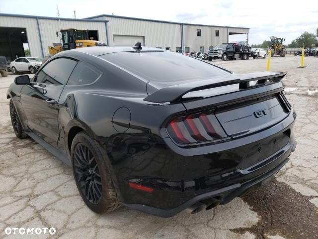 Ford Mustang - 3