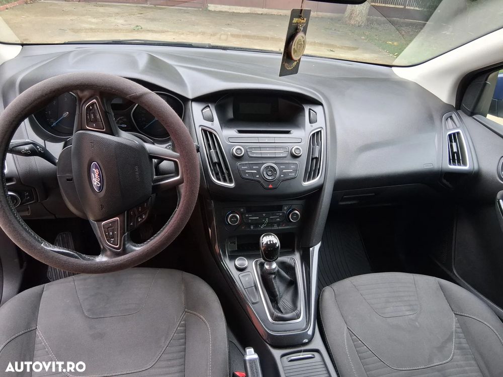 Ford Focus - 10