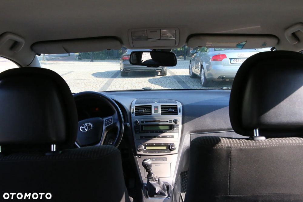 Toyota Avensis 1.8 Sol - 24