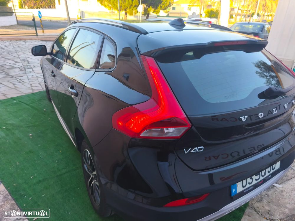 Volvo V40 Cross Country 2.0 D2 Summum - 4