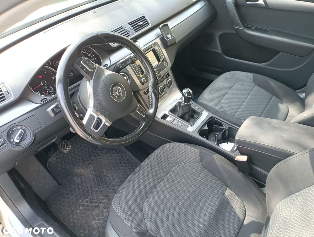 Volkswagen Passat Variant 2.0 Blue TDI DPF Comfortline - 17