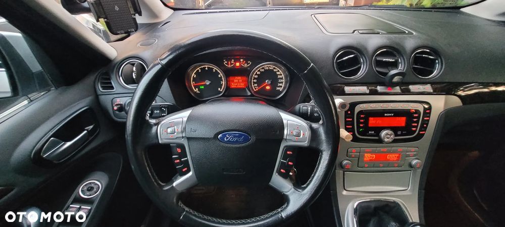 Ford Galaxy 2.0 Ghia - 15