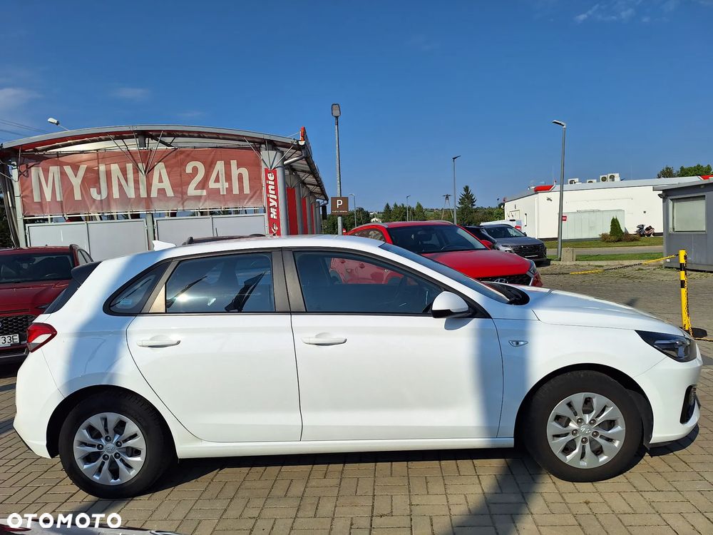 Hyundai i30 1.5 DPI Classic + - 6