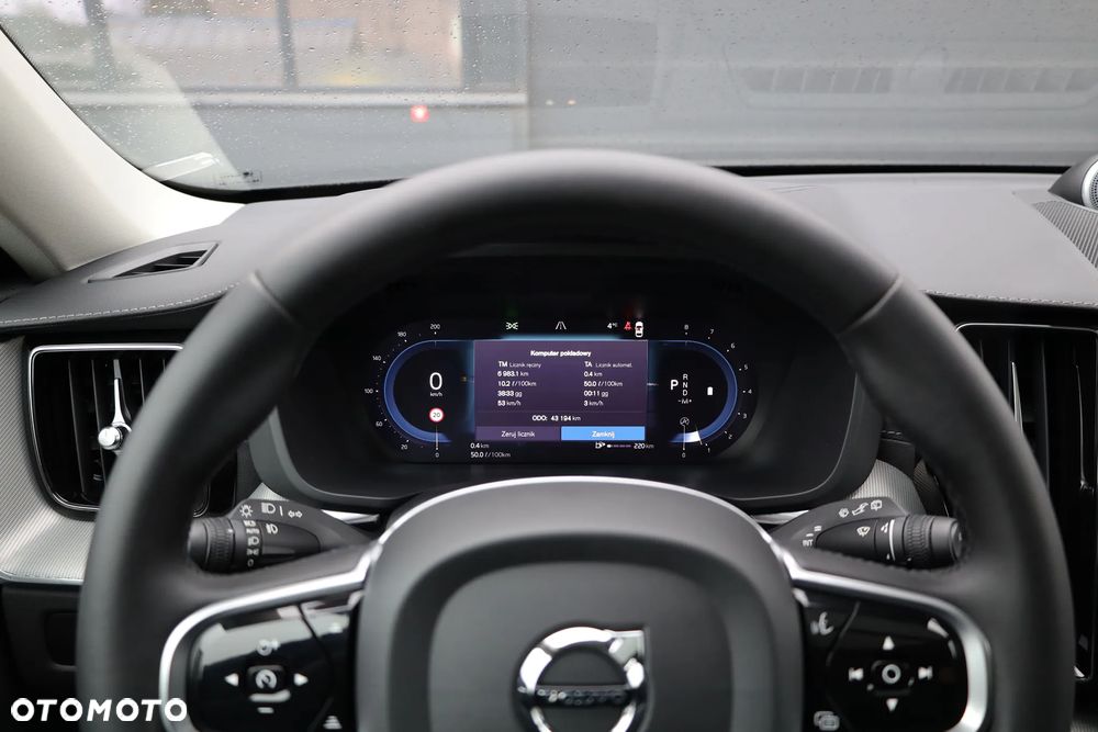 Volvo XC 60 B5 B AWD Ultimate Dark - 14