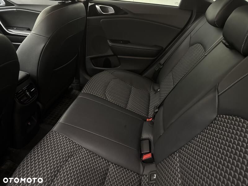 Kia Ceed 1.5 T-GDI Business Line Plus - 21