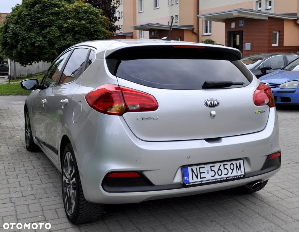 Kia Ceed 1.6 CRDi 128 Platinum Edition - 11