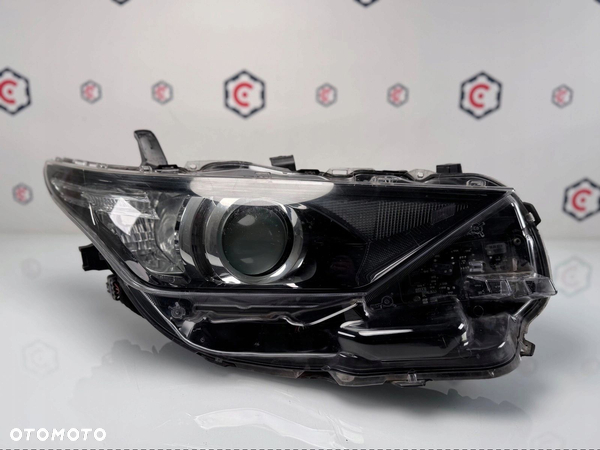 REFLEKTOR LAMPA PRAWA TOYOTA AURIS II LIFT LED