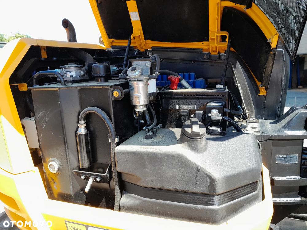 JCB 86C-2 - 17