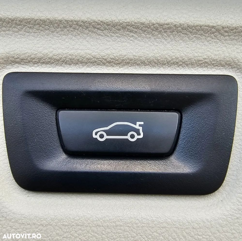 BMW Seria 3 318d Touring Aut. Sport Line - 23