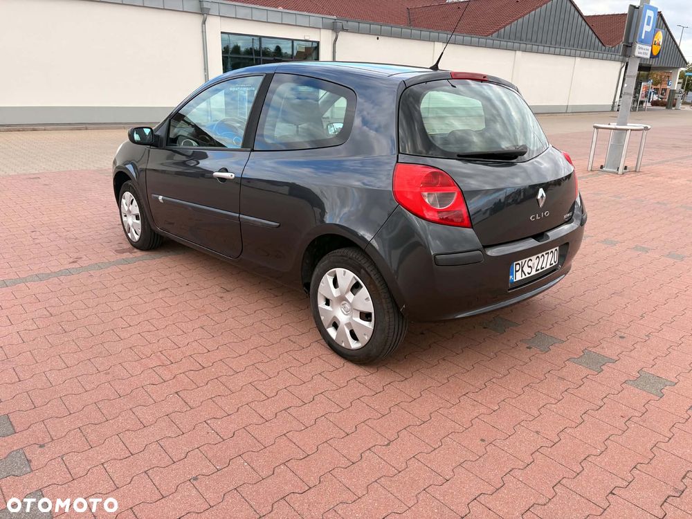 Renault Clio - 1