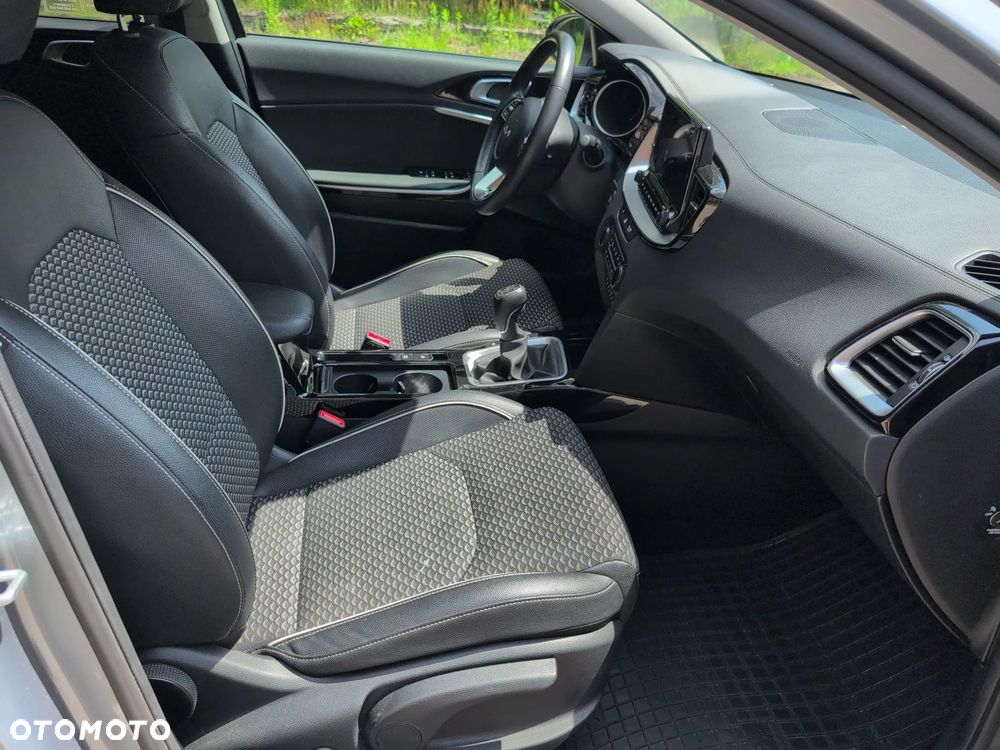 Kia Ceed 1.5 T-GDI Tribute - 24