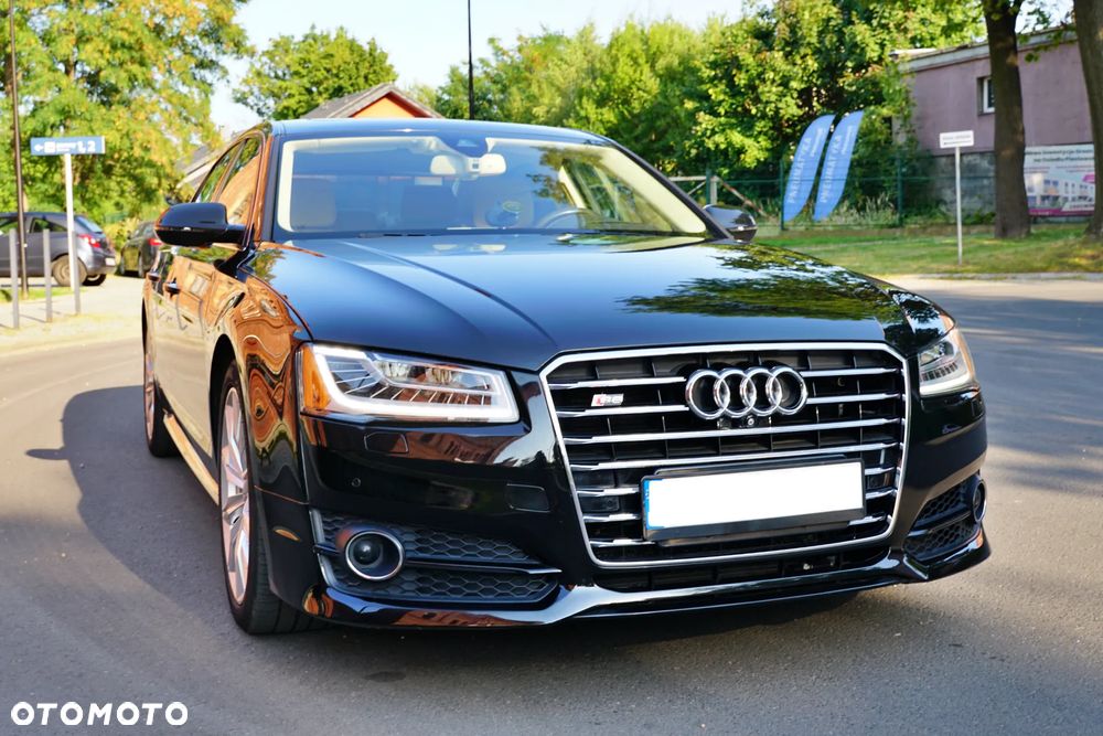 Audi A8 - 4