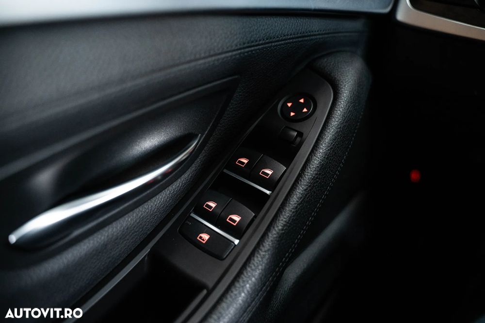 BMW Seria 5 520d Sport-Aut. - 23