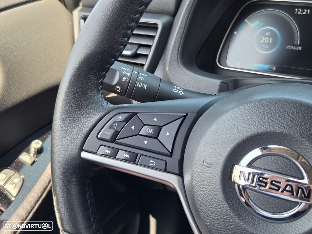 Nissan Leaf N-Connecta Two Tone - 23