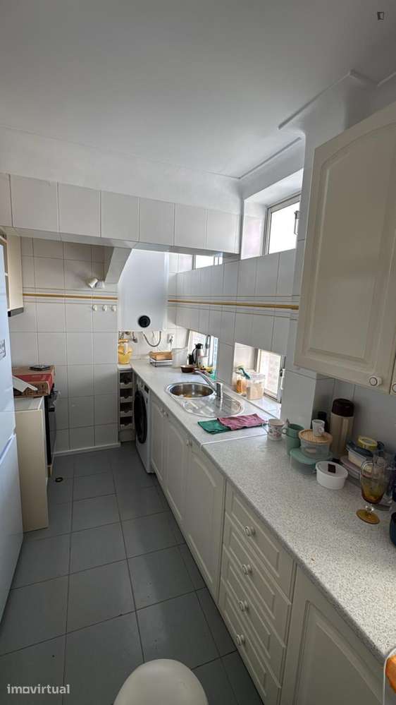 Quarto - localizado em Olivais Lisbon - Grande imagem: 3/8